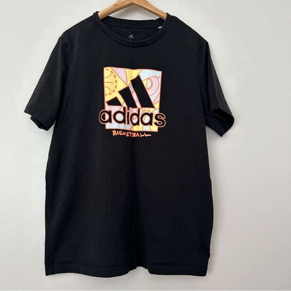 Adidas basketball graphic t shirt L